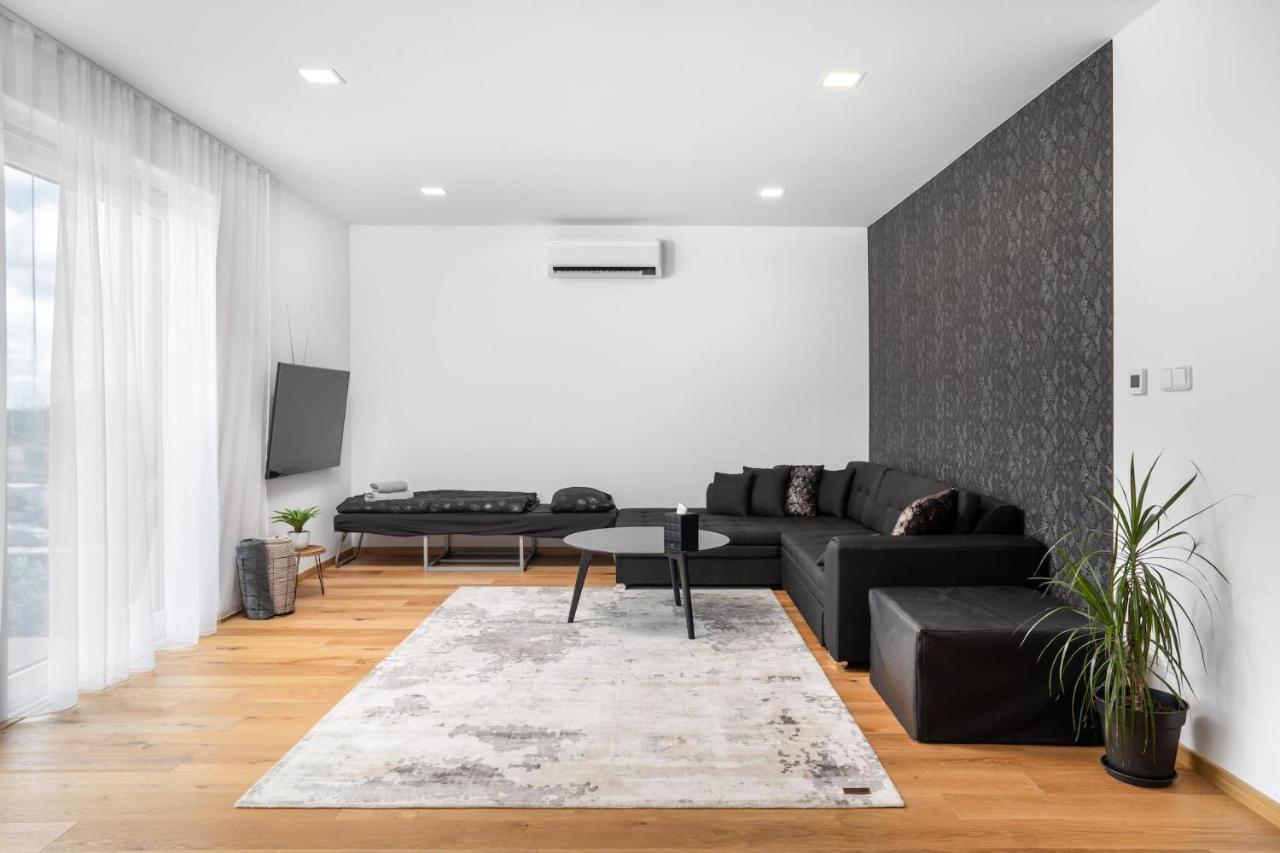 Domy Pod Palavou Apartment Клентнице Екстериор снимка